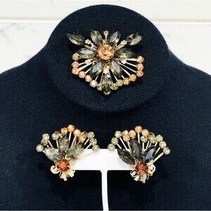 Vintage Rhinestone Brooch Earrings Set Clip On Gold Tone Green Smokey Floral Fan